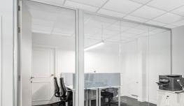 Office with acoustic insulation on the ceilings