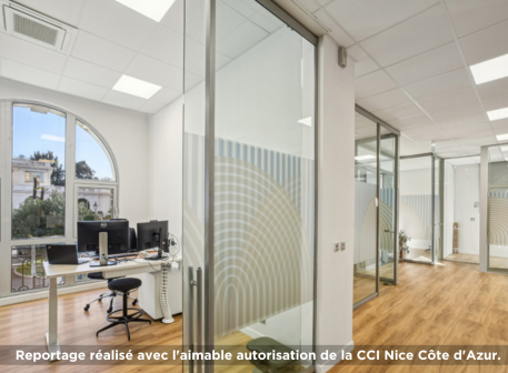 Office with acoustic insulation on the ceilings